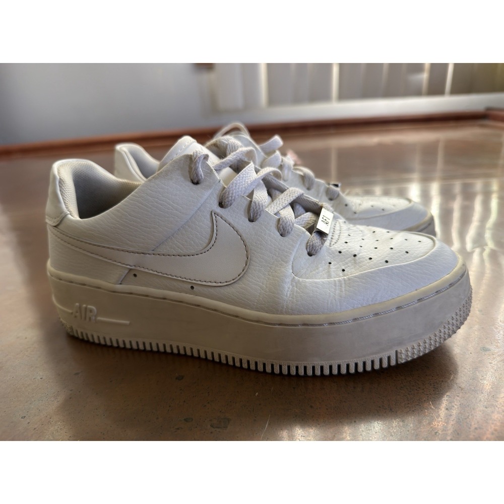 Nike Air Force 1 Sage Low White Platform Sneakers Women's Size 8 AR5339-100